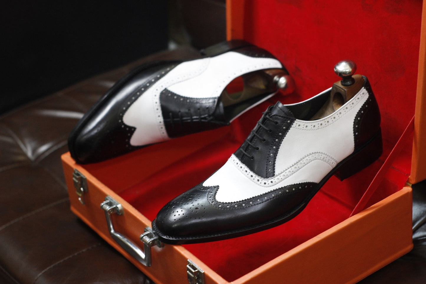 New Men's Handmade Formal Shoes Black White Leather Lace Up Stylish Wing Tip Dress & Formal Wear Shoes