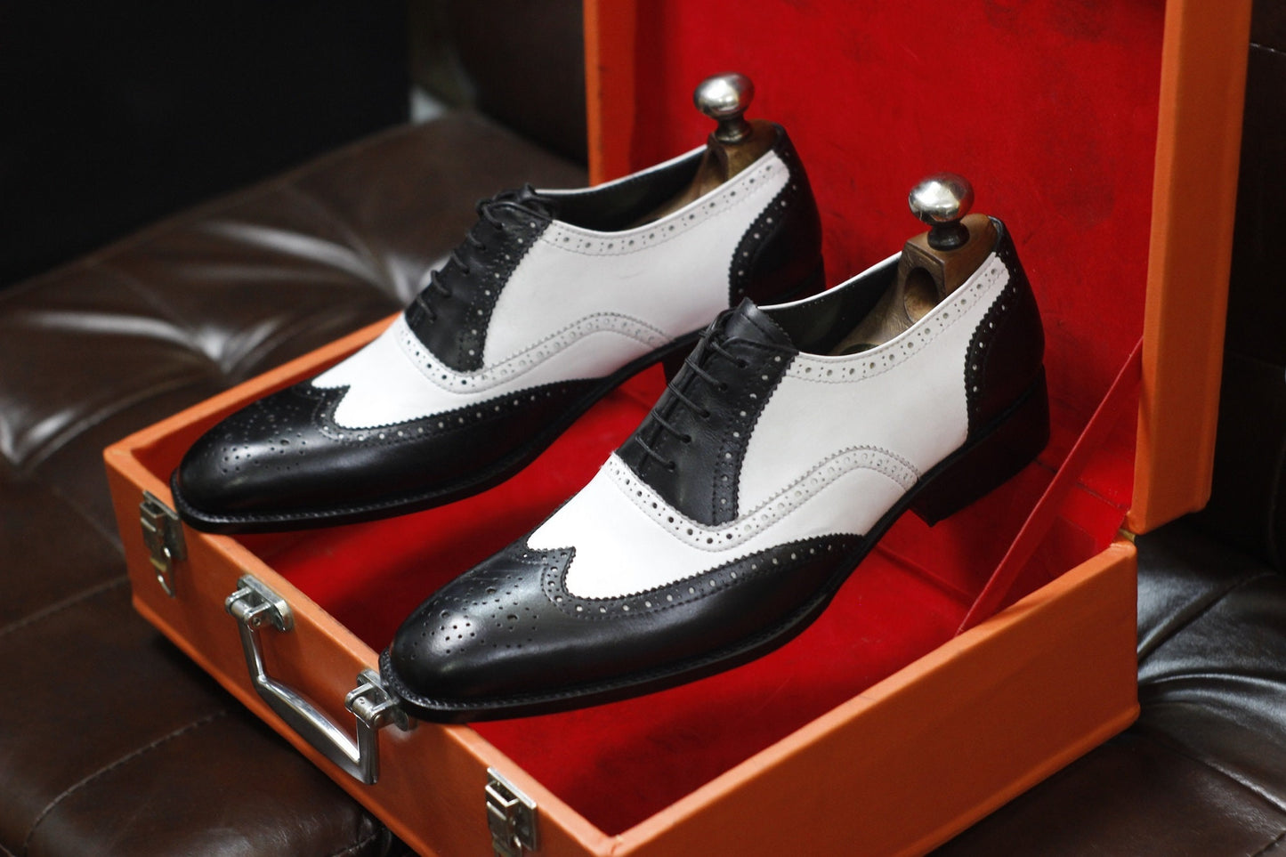 New Men's Handmade Formal Shoes Black White Leather Lace Up Stylish Wing Tip Dress & Formal Wear Shoes